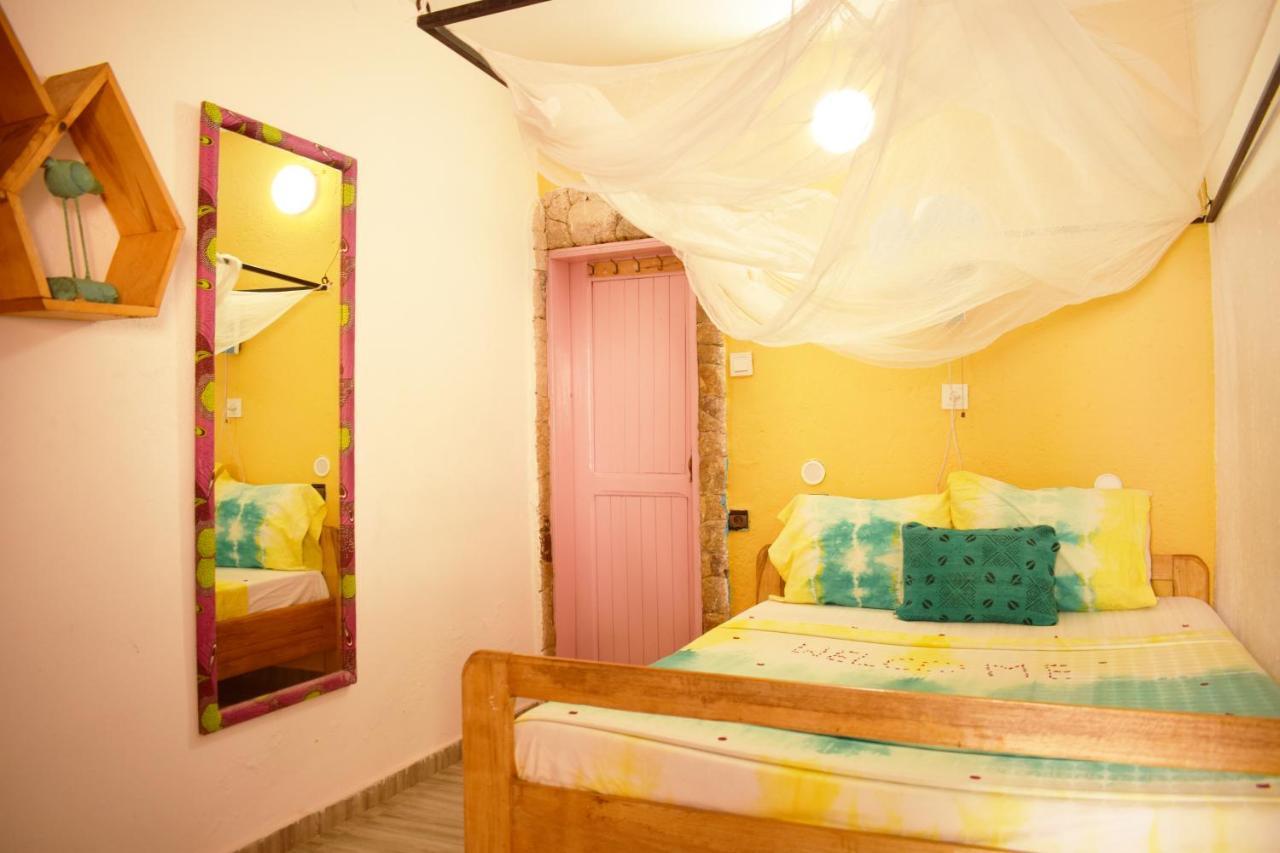 Hotel Mimosa Airport Toubab Dialaw Exterior photo